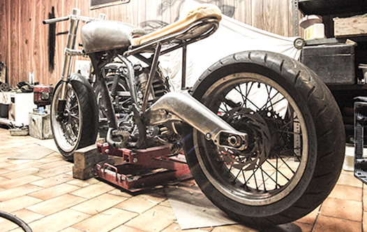 cafe racer sizerd "Explore the sleek design and powerful presence of our custom Harley Davidson cafe racer – a perfect blend of style and performance on the open road."